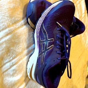 ASICS Gel Kayano 25. Women’s size 9.5. FLASH SALE!!! 🚨🚨🚨🚨🚨🚨🚨🚨